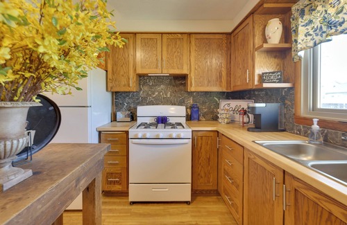 Great Bend House | 1 Mi to Town: Home w/Yard in Great Bend!