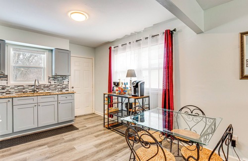 Sugar Creek Apartment | 1 Mi to Truman Library: Apt w/Large Yard!