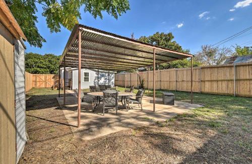 Central Arlington House | Pet-Friendly Arlington Elm Cottage with Patios & Fenced Yard