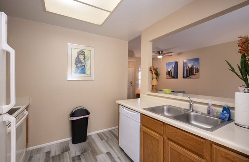 Mesa Condo | Relaxing Retreat: 1 Mile from A's Stadium with Pool & Spa