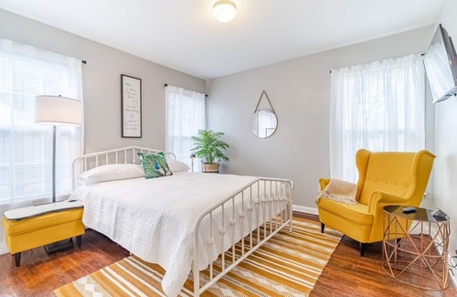 Original Town House | Quiet Retreat 1 Mile from Downtown Carrollton - Guest Rated 10/10