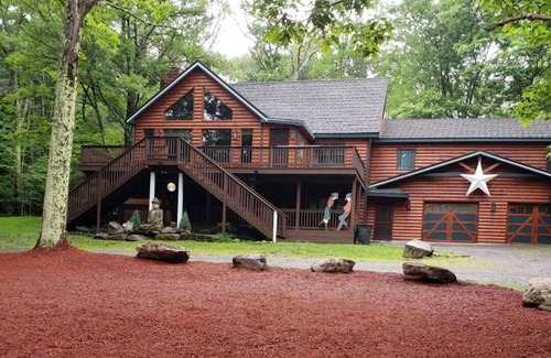 Hunter Ski Chalet | 1 Mile From Ski Slope and Festivals - 125 Nightly Fee