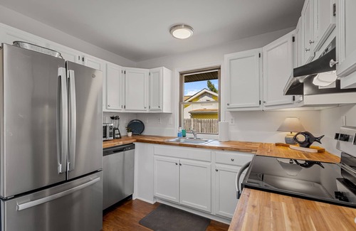 Issue House | Explore Pegs Pearl: Beach Community with Golf Cart Access