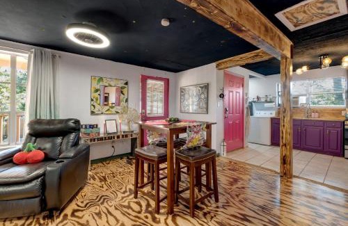 Griffin Heights House | 1 Mile To Fsu-artsy Tree-house