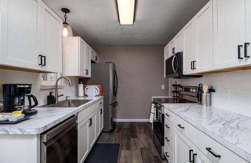 Vermilion Cottage | Idyllic Retreat Near Water: Fireplace, Patio & Netflix Access