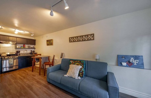 Iron Horse House | Prime Location Casita Near 4th Ave & Congress - Perfect Stay