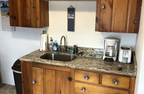 Wells Beach Apartment | Steps to Wells Beach: Ocean Views & Modern Amenities Await