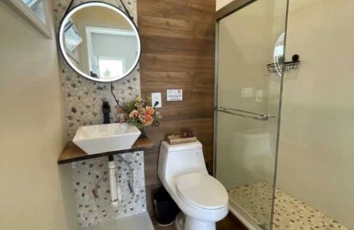 Queens Apartment | Modern 1 Bedroom Suite in Queens - Family-Friendly Stay!