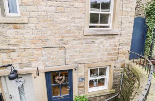 Holmfirth House | Family-Friendly 1 Oakleys: A Top-Rated 4-Star Stay