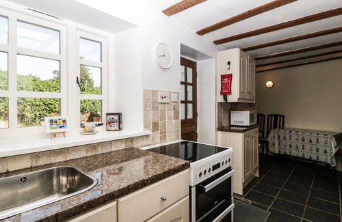 Fiddington Cottage | Pet-Friendly 1 OLD THATCH: Character Cottage in Kilve