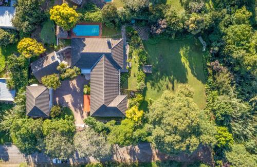Grahamstown Apartment | Discover 1-on-Ross: Family-Friendly Stay with Pool Access
