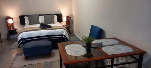 Somerset East Apartment | Discover 1-On-Scott Garden Suites: Pet Friendly & Rated 9/10