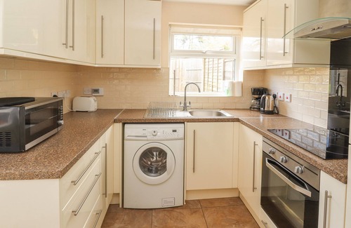 Cheshire West and Chester Cottage | Cozy Organsdale Cottages with Kitchen & Breakfast Included