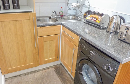 Blackwell in the Peak Cottage | Pet-Friendly 1 Primitive Mews with Garden in Chelmorton