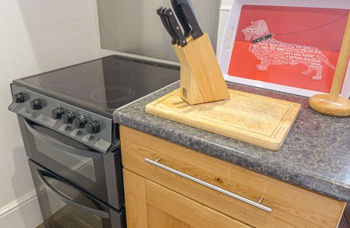 Blackwell in the Peak Cottage | Pet-Friendly 1 Primitive Mews with Garden in Chelmorton