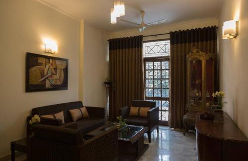 Kharera Bed & Breakfast | Cozy Private Room in Hauz Khas, Ideal for Families & Pets
