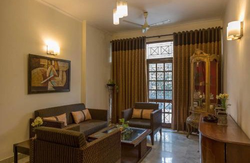Kharera Bed & Breakfast | Cozy Private Room in Hauz Khas, Ideal for Families & Pets