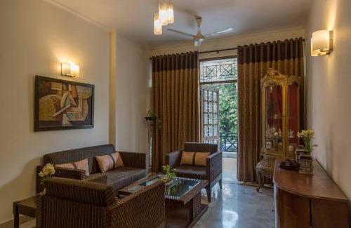 Kharera Bed & Breakfast | Cozy Private Room in Hauz Khas, Ideal for Families & Pets