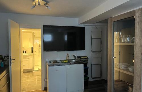 Eichsfelder Kessel Apartment | Child-Friendly 1-Raum Ferienwohnung in Niederorschel