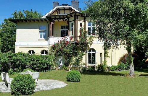 Ponitz am See Apartment | Guest Rated: 10/10 1-Room Apartment with Kitchen - Waldhaus Gronenberg