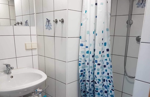 Neu-Daxlanden Bed & Breakfast | Cozy Apartment in Karlsruhe/Daxlanden with Breakfast Included