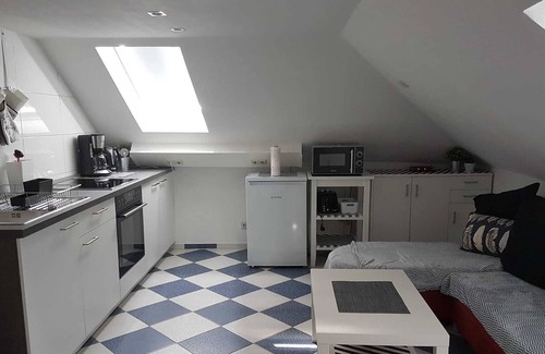 Neu-Daxlanden Bed & Breakfast | Cozy Apartment in Karlsruhe/Daxlanden with Breakfast Included