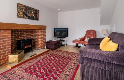 Saxmundham House | Cozy 4-Star Roseanna Cottage in Middleton - Family Friendly