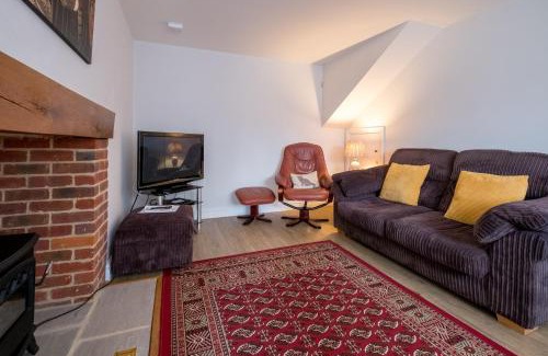 Saxmundham House | Cozy 4-Star Roseanna Cottage in Middleton - Family Friendly