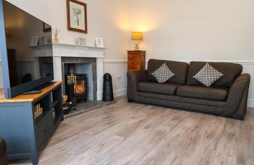 Thornton Dale House | Explore 1 Roxby Terrace: Family-Friendly Retreat with High Ratings