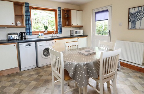 Morar Cottage | Family-Friendly Retreat at 1 Sandholm in Mallaig
