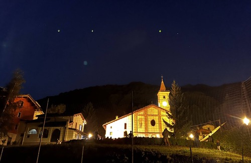 Limone Piemonte House | Cozy Ski-In Hut at Limone Riserva Bianca with Kitchen & Breakfast