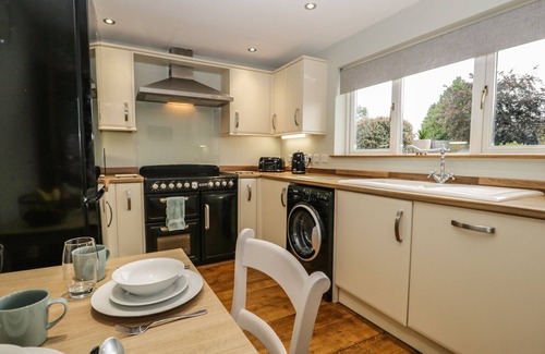 Newton Reigny House | Pet-Friendly Springfort Cottages with Cozy Open Fire