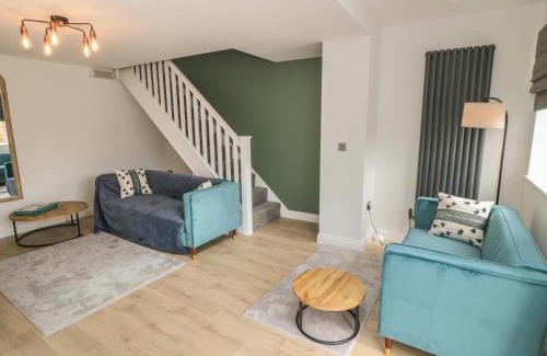 Langtoft House | Discover 1 Staveley Cottages: Pet-Friendly & Family Approved