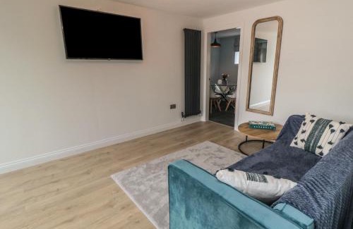 Langtoft House | Discover 1 Staveley Cottages: Pet-Friendly & Family Approved