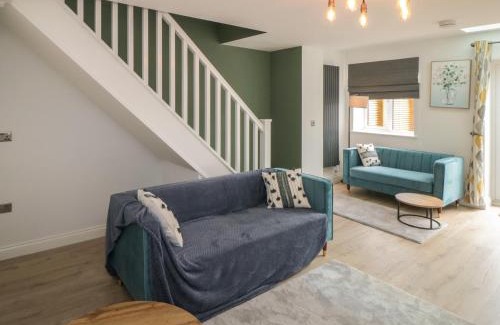 Langtoft House | Discover 1 Staveley Cottages: Pet-Friendly & Family Approved