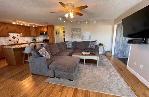 Holmes Beach Villa | Cozy 2 Bedroom Villa with Ocean View & Pool Amenities