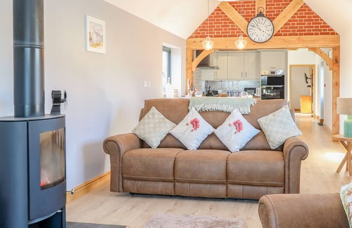 Hainford Cottage | Cozy 1 Stud Cottage with Open Fire in Buxton, Norfolk