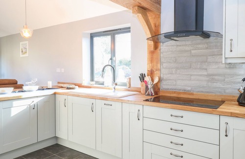 Hainford Cottage | Cozy 1 Stud Cottage with Open Fire in Buxton, Norfolk