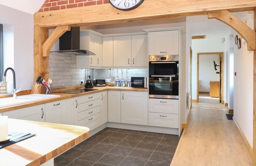 Hainford Cottage | Cozy 1 Stud Cottage with Open Fire in Buxton, Norfolk
