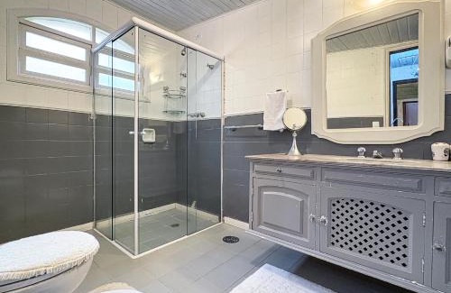 Vila Inglesa House | 1 Suite 1 Qt Jacuzzi Varanda Lareira WiFi