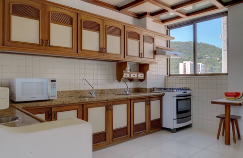Copacabana Cabin | Perfect Suite for 8 with Kitchen & Pet-Friendly Amenities