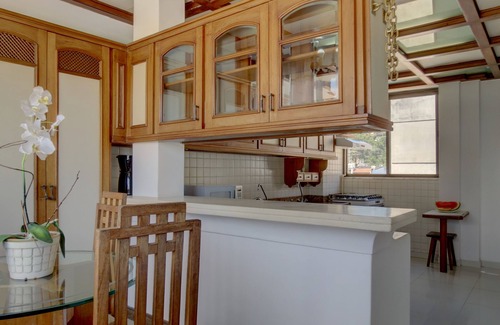 Copacabana Cabin | Perfect Suite for 8 with Kitchen & Pet-Friendly Amenities