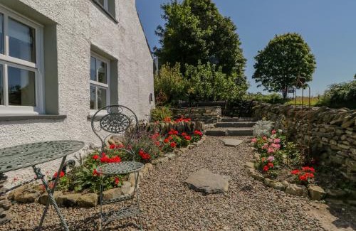 Crook House | Enjoy a Relaxing Stay at 1 Sunny Point Cottages