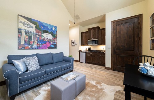 Gruene Cottage | Guest Rated 10/10: Texas Casita by the River in Gruene