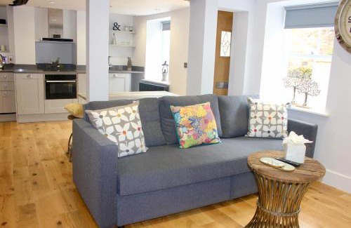 Stamford Apartment | Cozy Studio Apartment at Ye Olde Barn - Child Friendly Stay