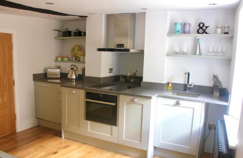 Stamford Apartment | Cozy Studio Apartment at Ye Olde Barn - Child Friendly Stay