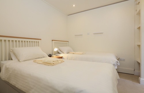 Salcombe Cottage | Discover The Salcombe: Family-Friendly Retreat in Salcombe