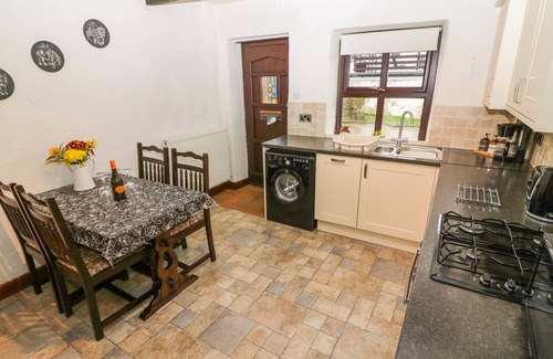 Clitheroe Cottage | Discover 1 The Stables: Guest Rated 9/10 with Kitchen & Breakfast