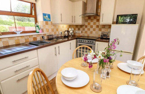 Ryde Cottage | Top-Rated THE STABLES, with a Garden in Ryde