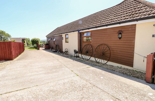 Ryde Cottage | Top-Rated THE STABLES, with a Garden in Ryde